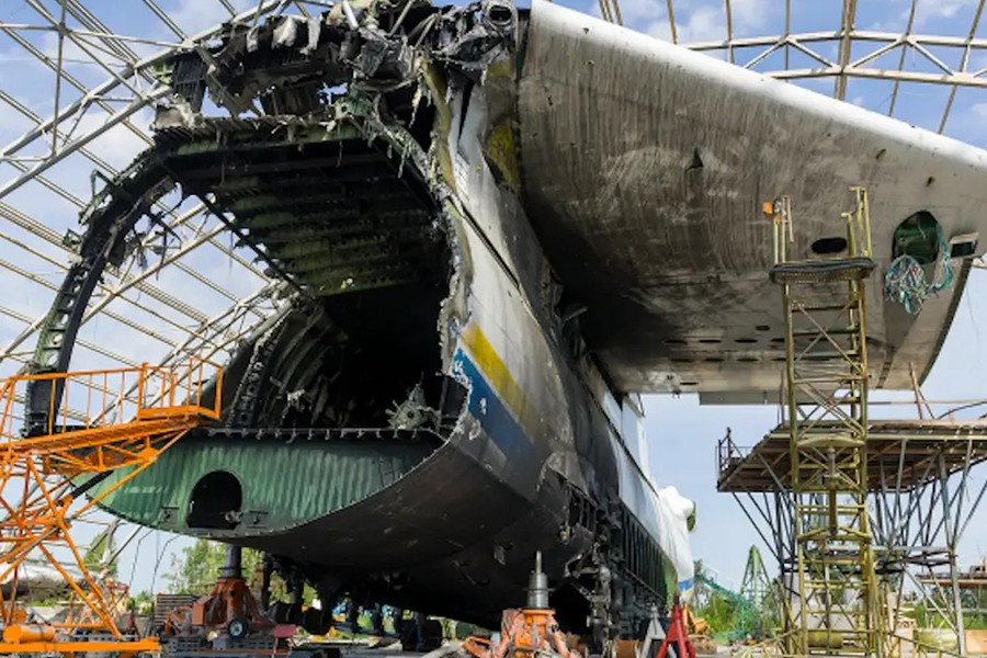Hé lộ ảnh mới nhất về vận tải cơ Antonov Mriya-225 huyền thoại của Ukraine - Ảnh 11.