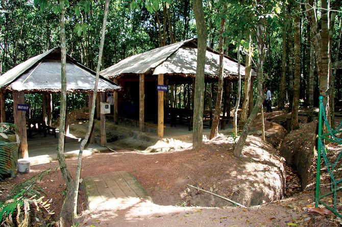 Khu rừng nổi tiếng ở Tây Ninh chỉ rộng hơn 200ha, có thứ lá cây lạ tên hay, bộ đội xưa cắt lợp mái nhà - Ảnh 1.