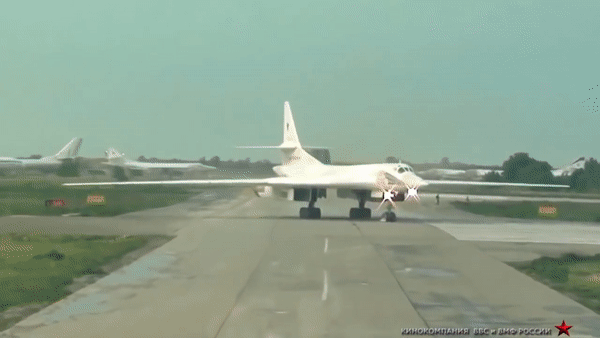 &quot;Oanh tạc cơ&quot; Tu-160 được Nga điều động tới căn cứ chỉ cách Phần Lan 150 km - Ảnh 27.