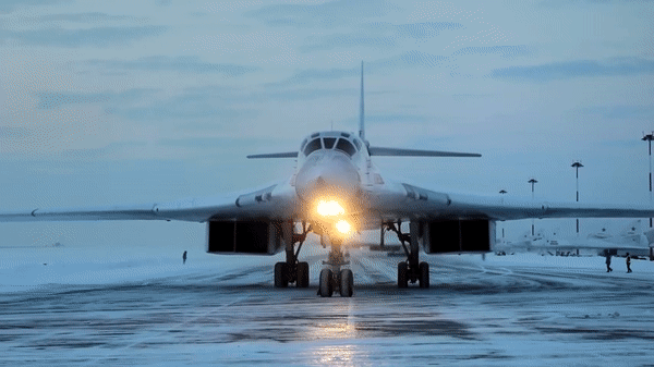 &quot;Oanh tạc cơ&quot; Tu-160 được Nga điều động tới căn cứ chỉ cách Phần Lan 150 km - Ảnh 3.