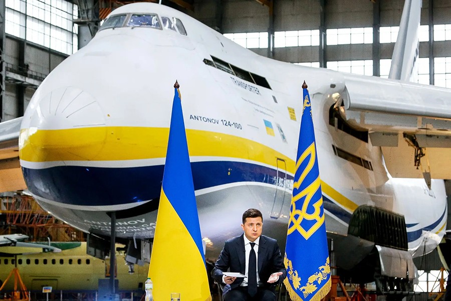 Hé lộ ảnh mới nhất về vận tải cơ Antonov Mriya-225 huyền thoại của Ukraine - Ảnh 6.