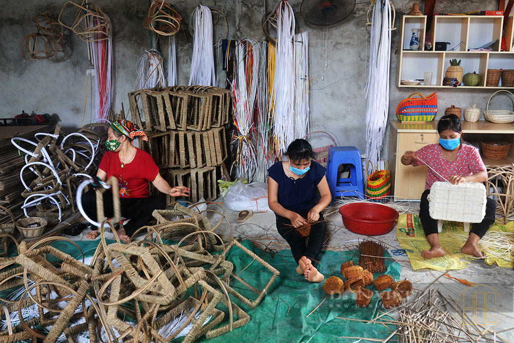 Ngôi làng ở ngoại thành Hà Nội biến cỏ dại thành sản phẩm &quot;cực chất&quot; xuất khẩu đi khắp châu âu - Ảnh 4.
