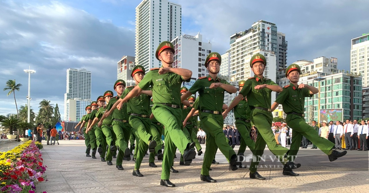 Nha Trang: Hình ảnh lần đầu tiên hàng trăm người tham dự lễ thượng cờ chào Quốc khánh - Ảnh 2.
