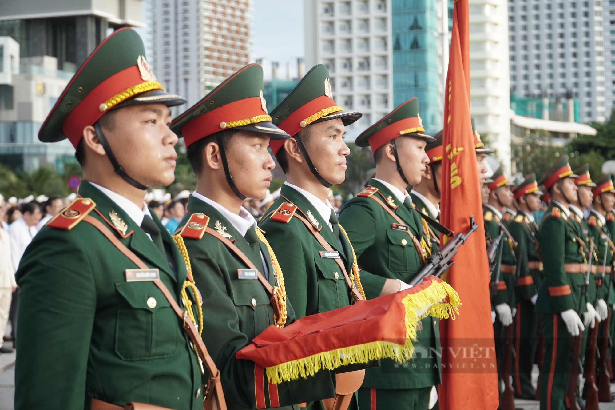 700 người tham dự lễ Thượng cờ ngày Quốc khánh tại Nha Trang - Ảnh 3.