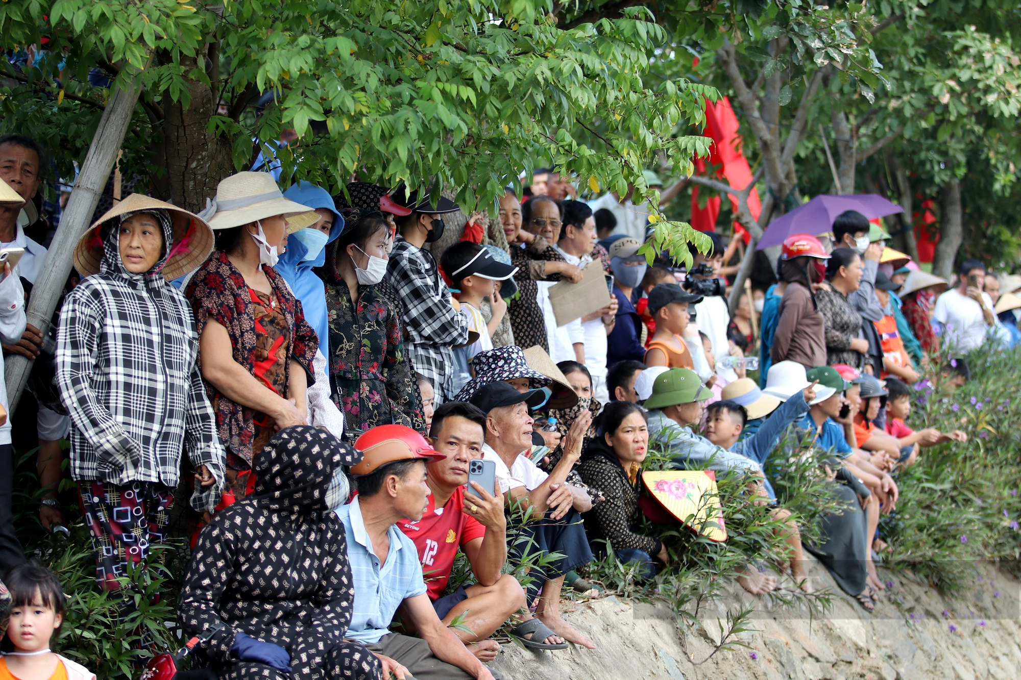 Hà Tĩnh: Sôi động lễ hội đua thuyền truyền thống trên sông Rào Cái trong ngày Tết Độc lập - Ảnh 13.