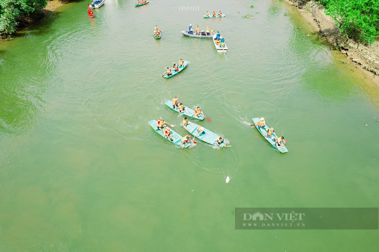 Hà Tĩnh: Sôi động lễ hội đua thuyền truyền thống trên sông Rào Cái trong ngày Tết Độc lập - Ảnh 19.