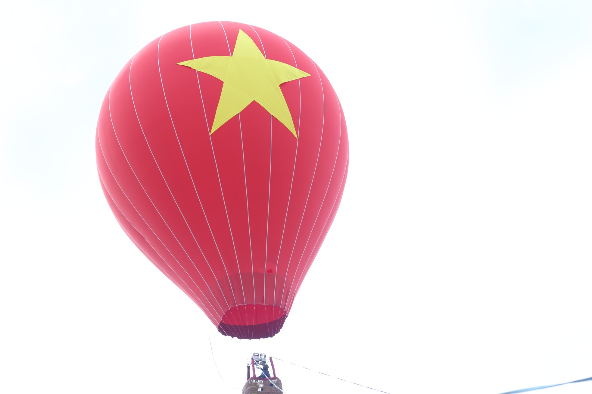 Háo hức đón khoảnh khắc khinh khí cầu bay lên bầu trời chào Quốc khánh - Ảnh 17.