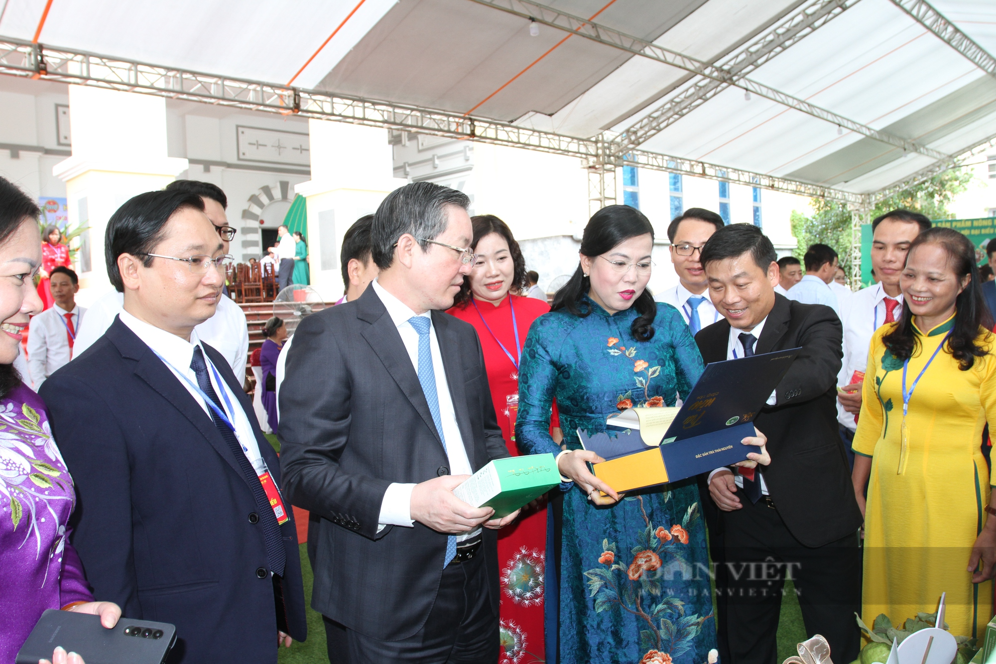 Chủ tịch TƯ Hội Nông dân Việt Nam Lương Quốc Đoàn: Hội Nông dân tỉnh Thái Nguyên hoạt động thực chất, thiết thực, hiệu quả - Ảnh 3.