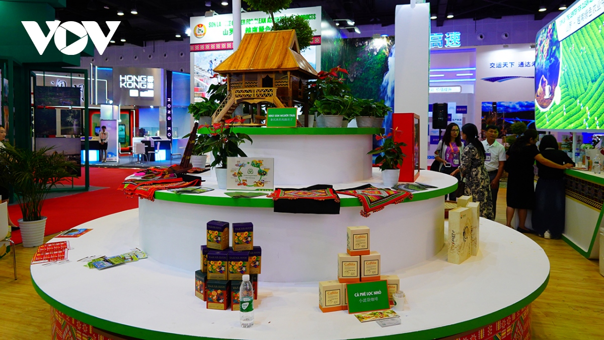 “Thành phố Đẹp” Sơn La nổi bật tại Hội chợ CAEXPO 2023 - Ảnh 2.