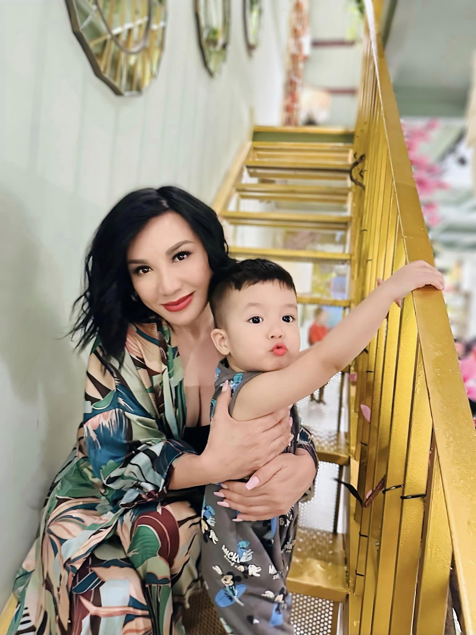 Bằng Kiều mang quà của bạn gái mới là 100 niêu gang sang Mỹ tặng vợ cũ Trizzie Phương Trinh khiến fan ngưỡng mộ - Ảnh 3.