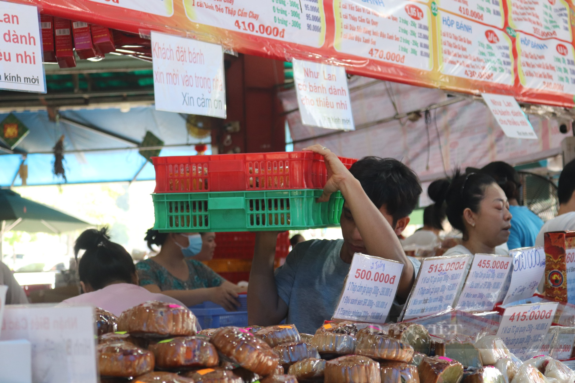 Giữa lúc bánh trung thu đại hạ giá vẫn ế, thương hiệu nổi tiếng nhất Sài Gòn đang bán buôn ra sao? - Ảnh 3.