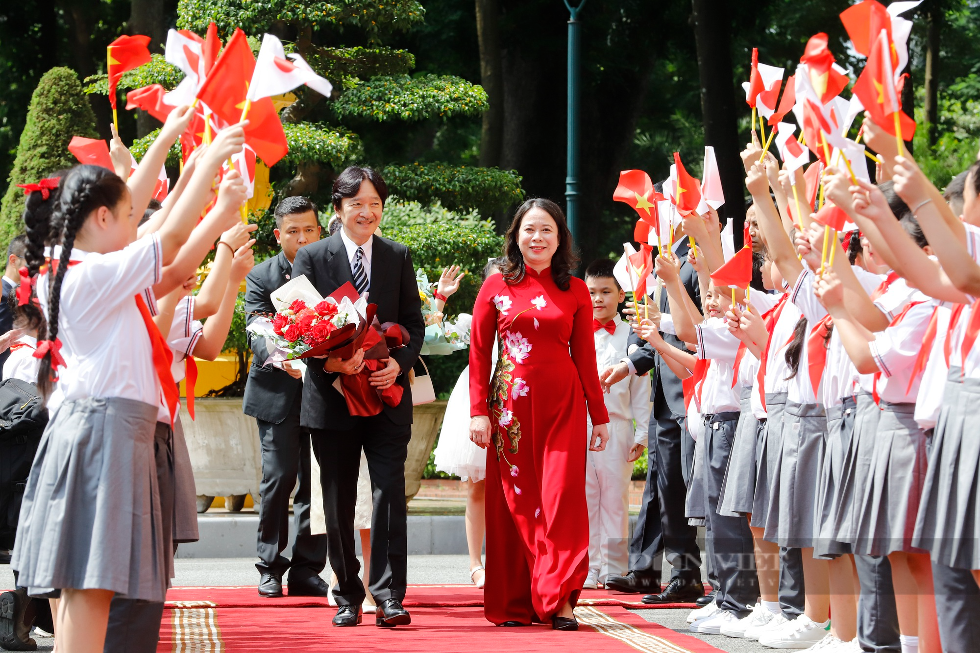 Lễ đón Hoàng thái tử Nhật Bản Akishino và Công nương Kiko thăm Việt Nam - Ảnh 2.