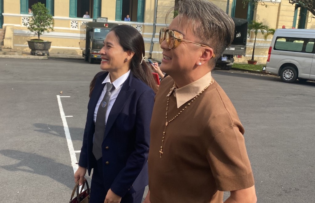 Nghệ sĩ Vy Oanh, Đàm Vĩnh Hưng đến phiên xét xử vụ CEO Nguyễn Phương Hằng - Ảnh 2.