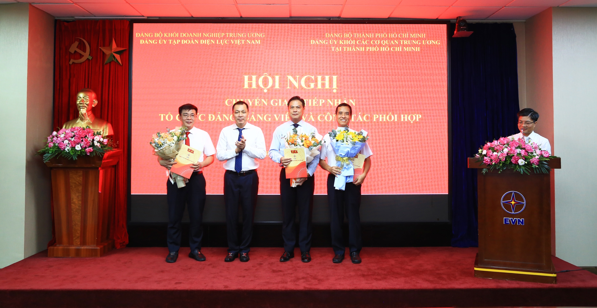 Đảng bộ Tổng công ty Điện lực miền Nam chính thức chuyển giao về Đảng ủy Tập đoàn Điện lực Việt Nam - Ảnh 1.