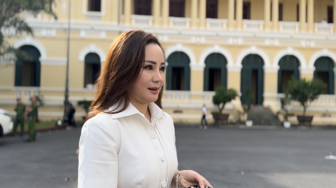 Nghệ sĩ Vy Oanh, Đàm Vĩnh Hưng đến phiên xét xử vụ CEO Nguyễn Phương Hằng - Ảnh 1.