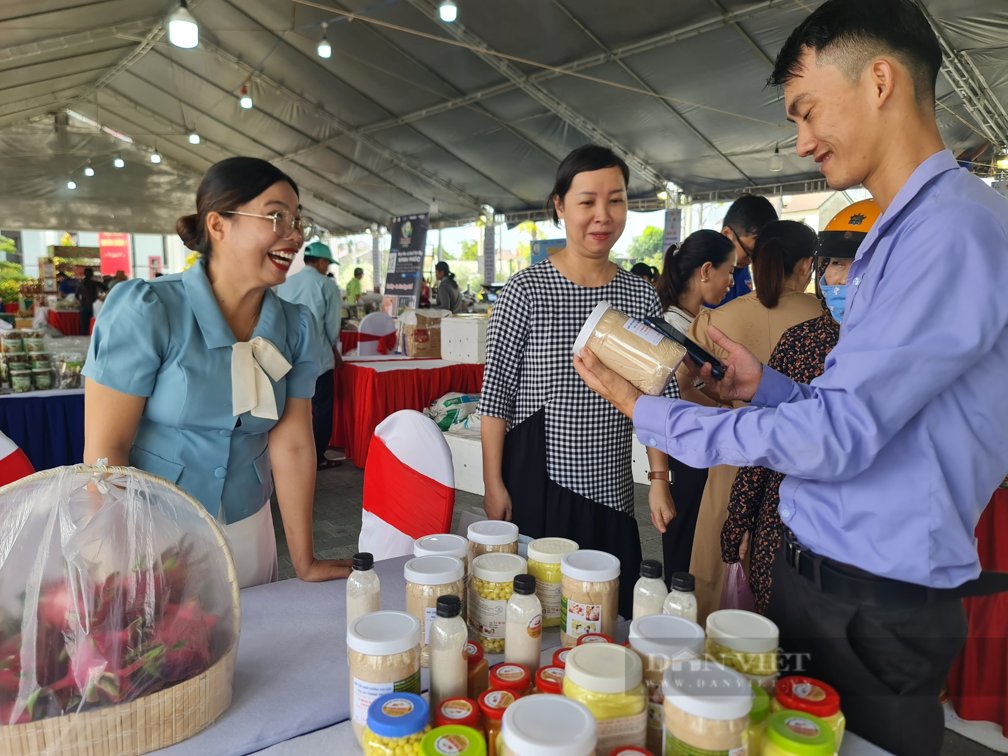 Quảng Nam: Hình ảnh sản phẩm nhà nông tại ngày hội khởi nghiệp sáng tạo Duy Xuyên - Ảnh 10.