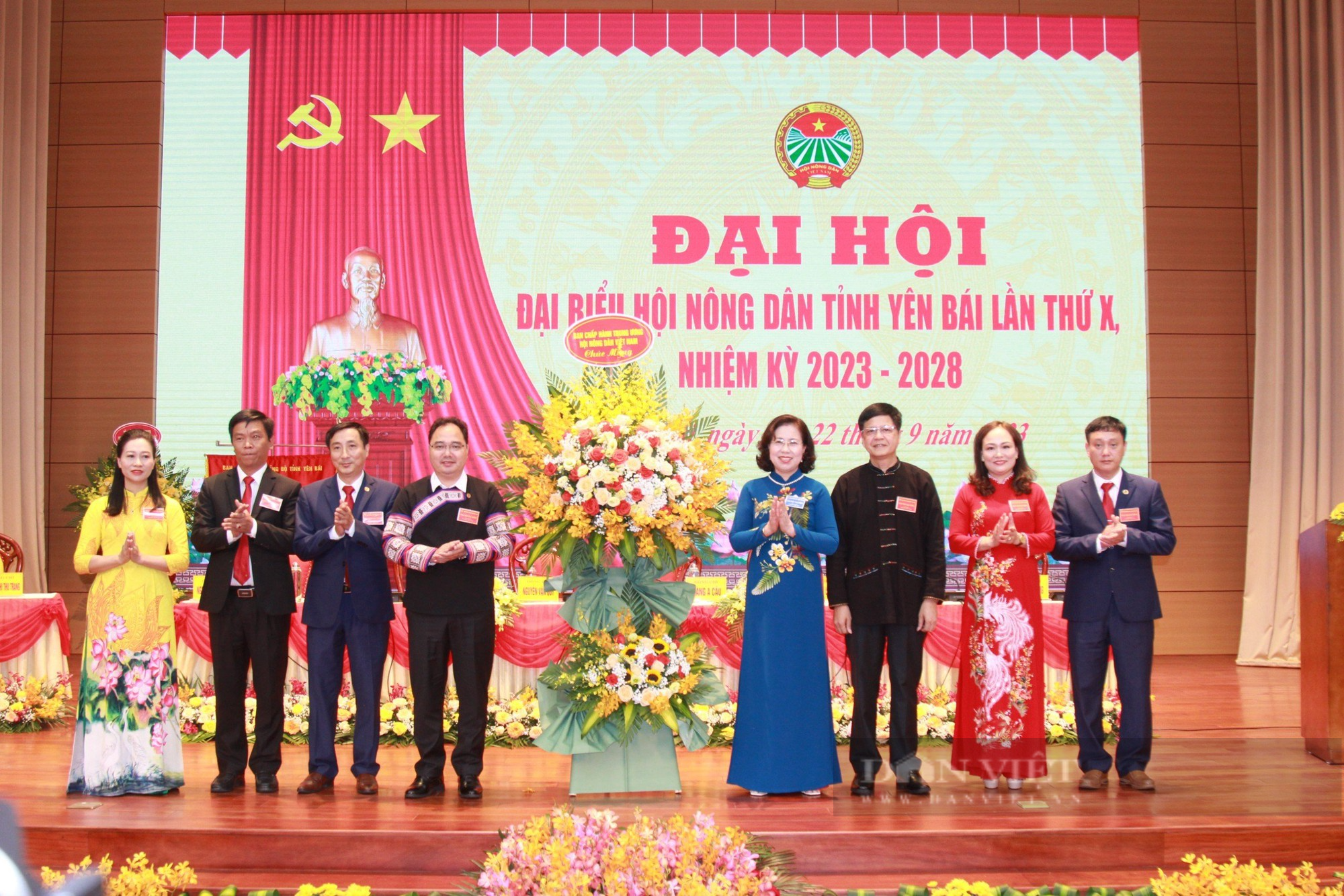 Phó Chủ tịch Hội NDVN Bùi Thị Thơm: Hội Nông dân Yên Bái vận động hội viên phát huy bản sắc dân tộc- Ảnh 2.