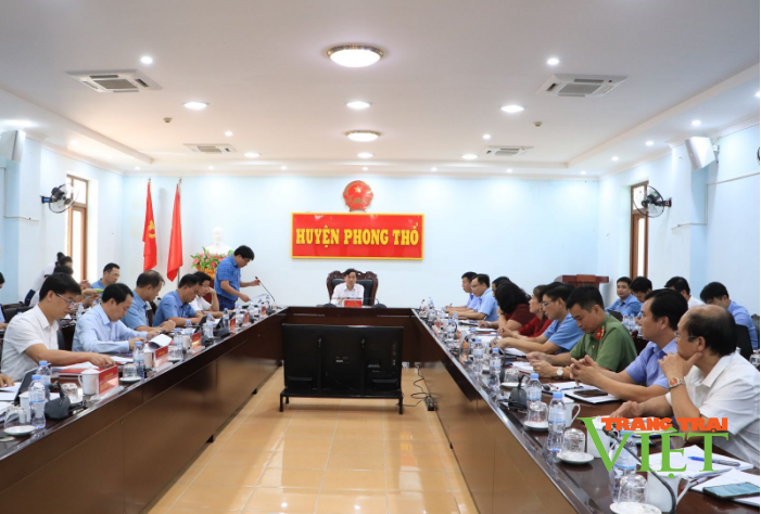 Chủ tịch UBND tỉnh Lai Châu: Phong Thổ cần tiếp tục thực hiện hiệu quả chương trình xây dựng nông thôn mới - Ảnh 1.