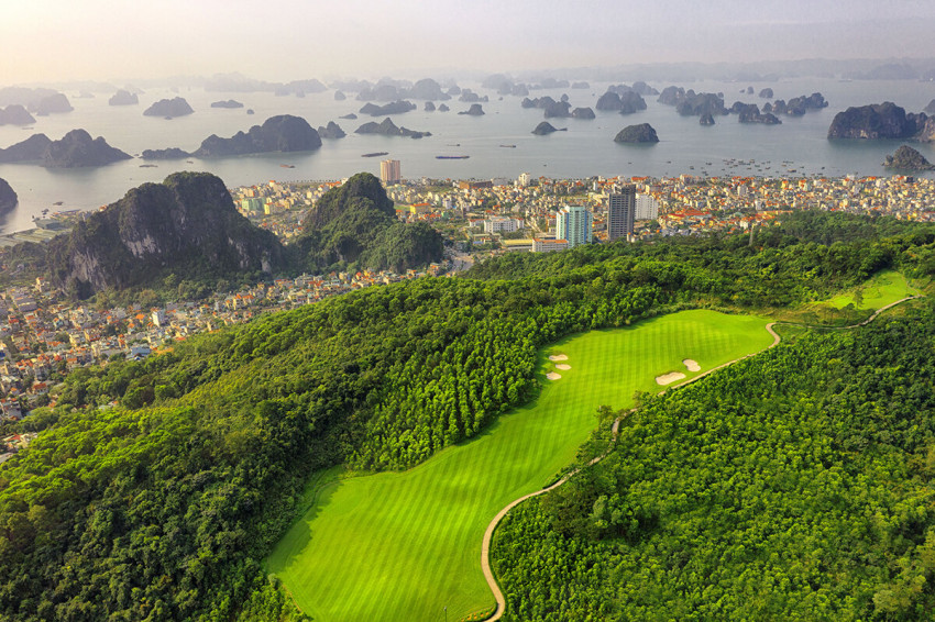 Bốn khu nghỉ dưỡng sân golf của Việt Nam vào top tốt nhất châu Á - Ảnh 3.