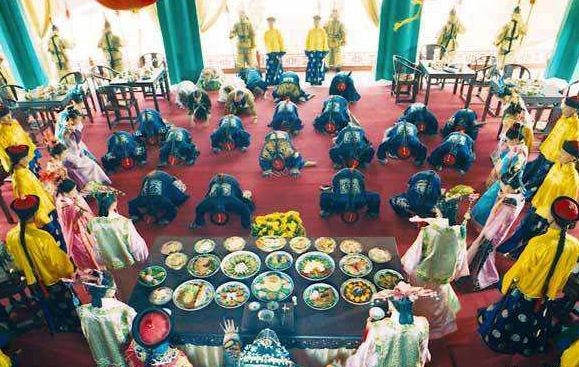 Đồ ăn thừa của hoàng đế Trung Hoa, vì sao thái giám và cung nữ không dám ăn? - Ảnh 4.