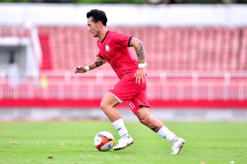 CLB Khánh Hoà thử việc 2 cầu thủ ngoại: 1 Việt kiều, 1 từng khoác áo ĐTQG Maroc - Ảnh 1.