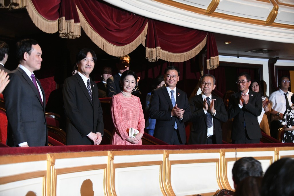 Hoàng Thái tử Nhật Bản Akishino và Công nương Kiko dự buổi công diễn vở opera “Công nữ Anio” - Ảnh 1.