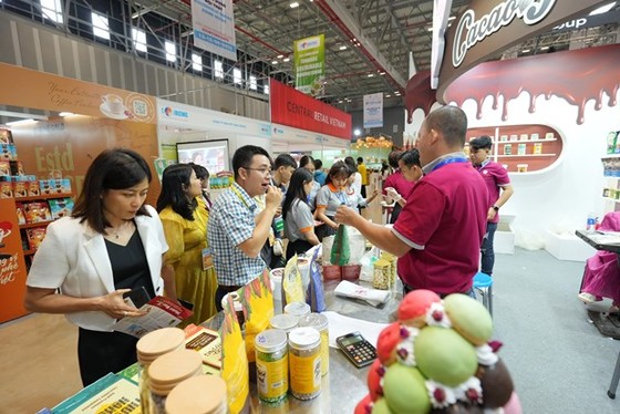 Bắt tay đại gia bán lẻ: Cơ hội đưa hàng Việt tiến sâu chuỗi cung ứng - Ảnh 2.