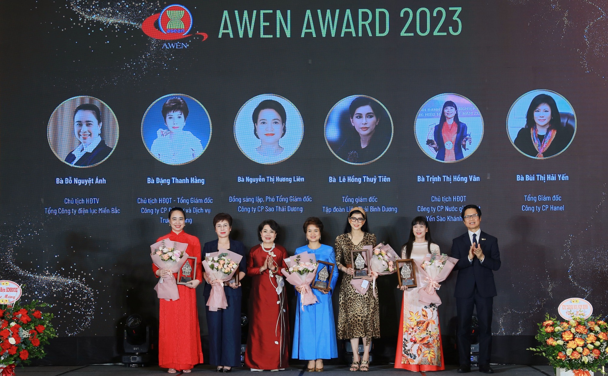 Tối 22/9/2023, tại Hà Nội đã diễn ra Lễ công bố Giải thưởng ASEAN 2023 và trao tặng danh hiệu Nữ Doanh nhân ASEAN tiêu biểu năm 2023 của Mạng lưới Doanh nhân nữ ASEAN (AWEN). Bà Đỗ Nguyệt Ánh – Chủ tịch HĐTV Tổng công ty Điện lực miền Bắc (EVNNPC) vinh dự là 1 trong 6 nữ doanh nhân của Việt Nam được vinh danh lần này.
