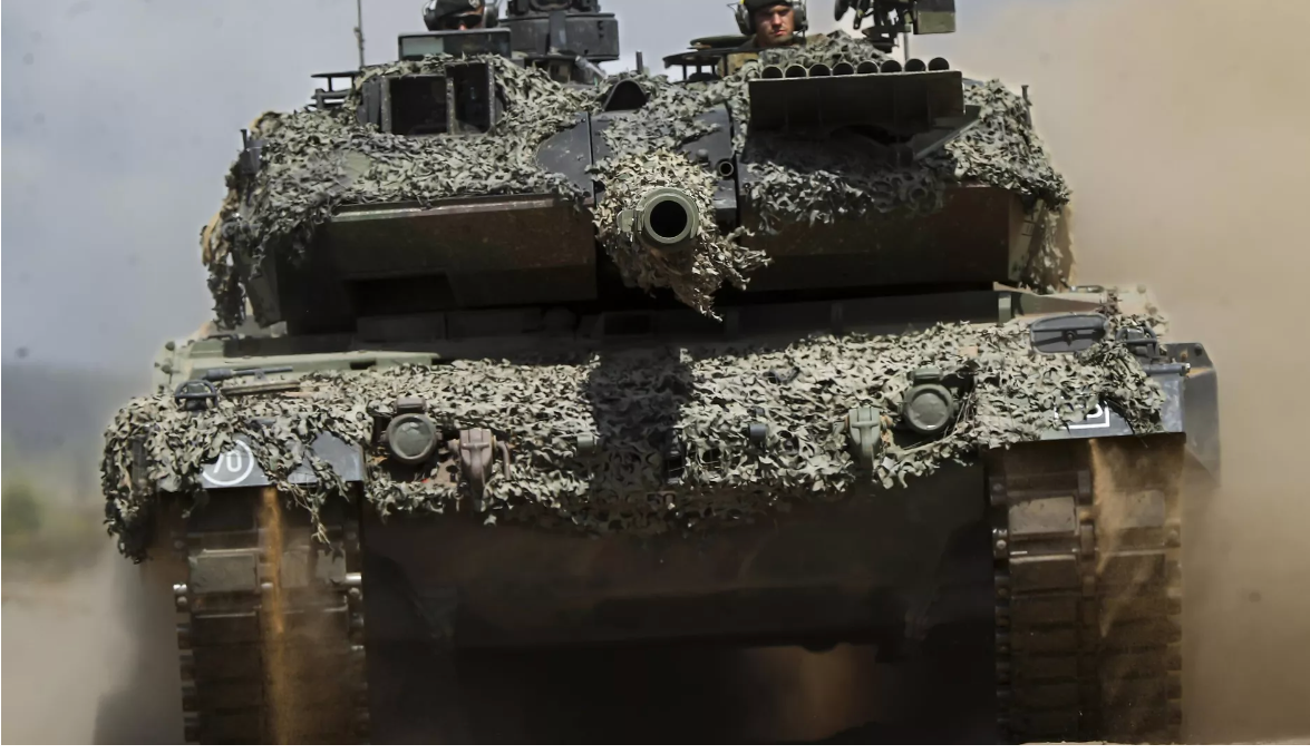 Trinh sát Nga tiêu diệt xe tăng Leopard của Ukraine với kíp lái toàn bộ là lính Đức - Ảnh 1.
