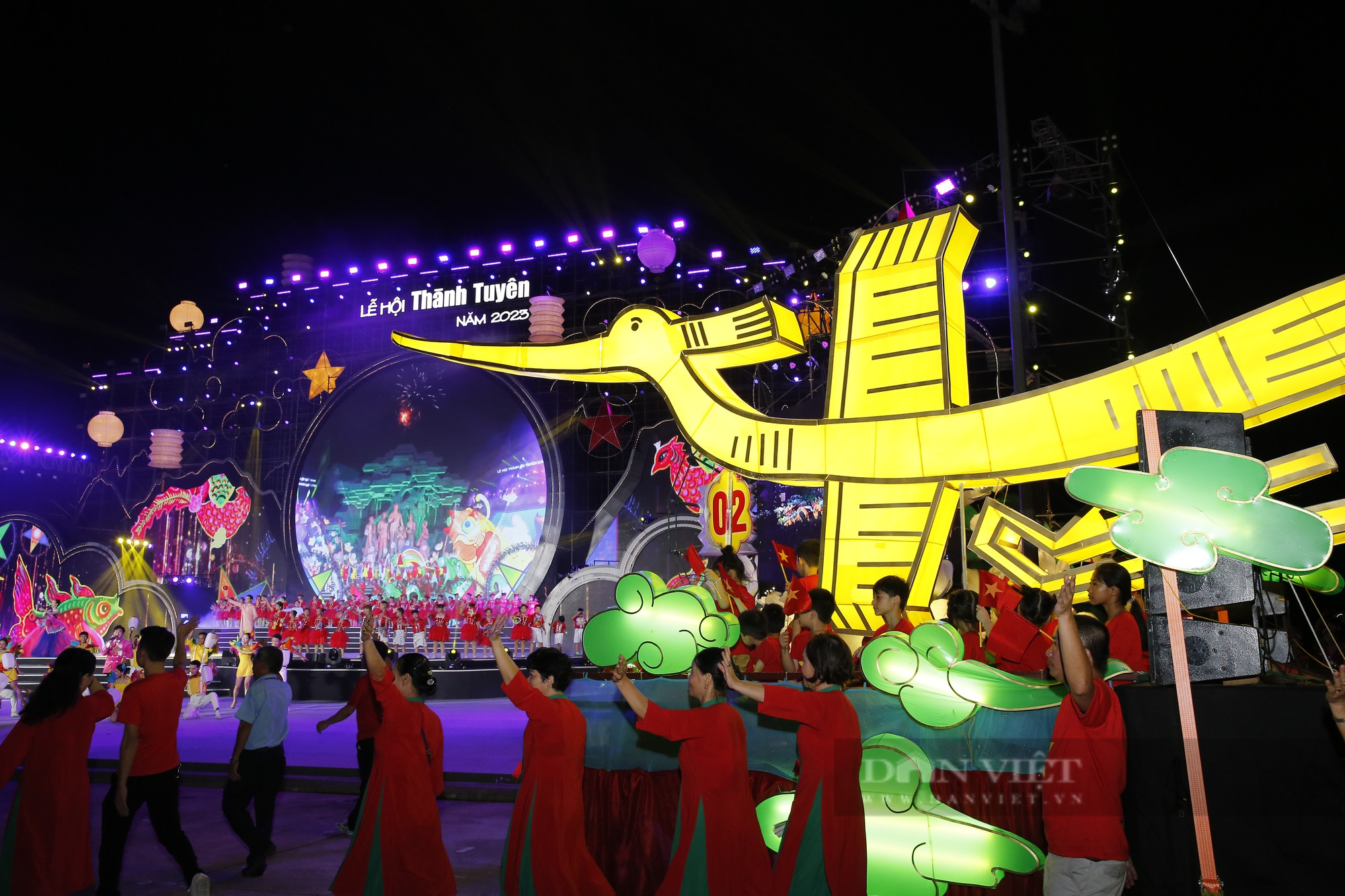 Chiêm ngưỡng những mô hình đèn Trung thu khổng lồ tại Lễ hội thành Tuyên năm 2023 - Ảnh 2.