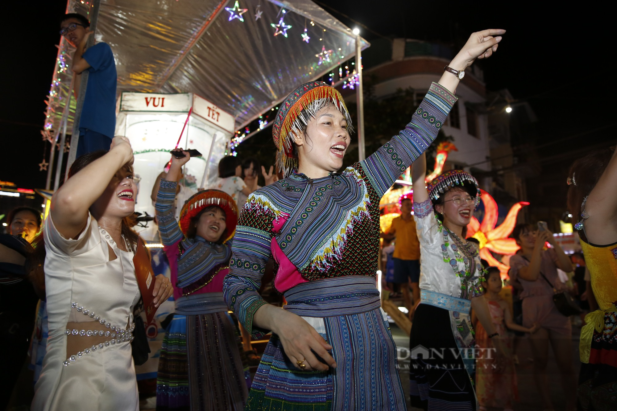 Chiêm ngưỡng những mô hình đèn Trung thu khổng lồ tại Lễ hội thành Tuyên năm 2023 - Ảnh 10.