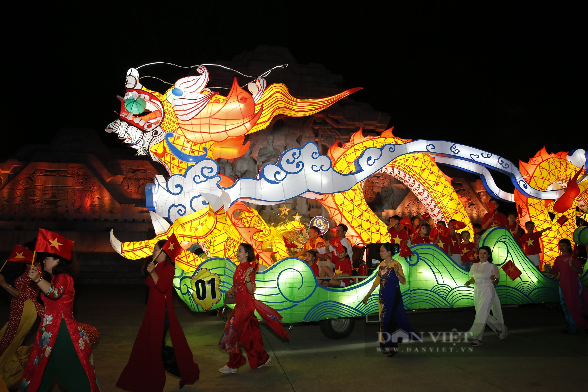 Chiêm ngưỡng những mô hình đèn Trung thu khổng lồ tại Lễ hội thành Tuyên năm 2023 - Ảnh 13.