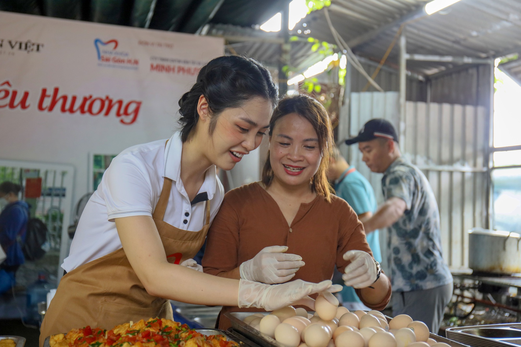 Hoa hậu Nông Thúy Hằng ghi điểm nhờ hành động đẹp trước thềm thi Hoa hậu Hữu nghị Quốc tế 2023 - Ảnh 5.