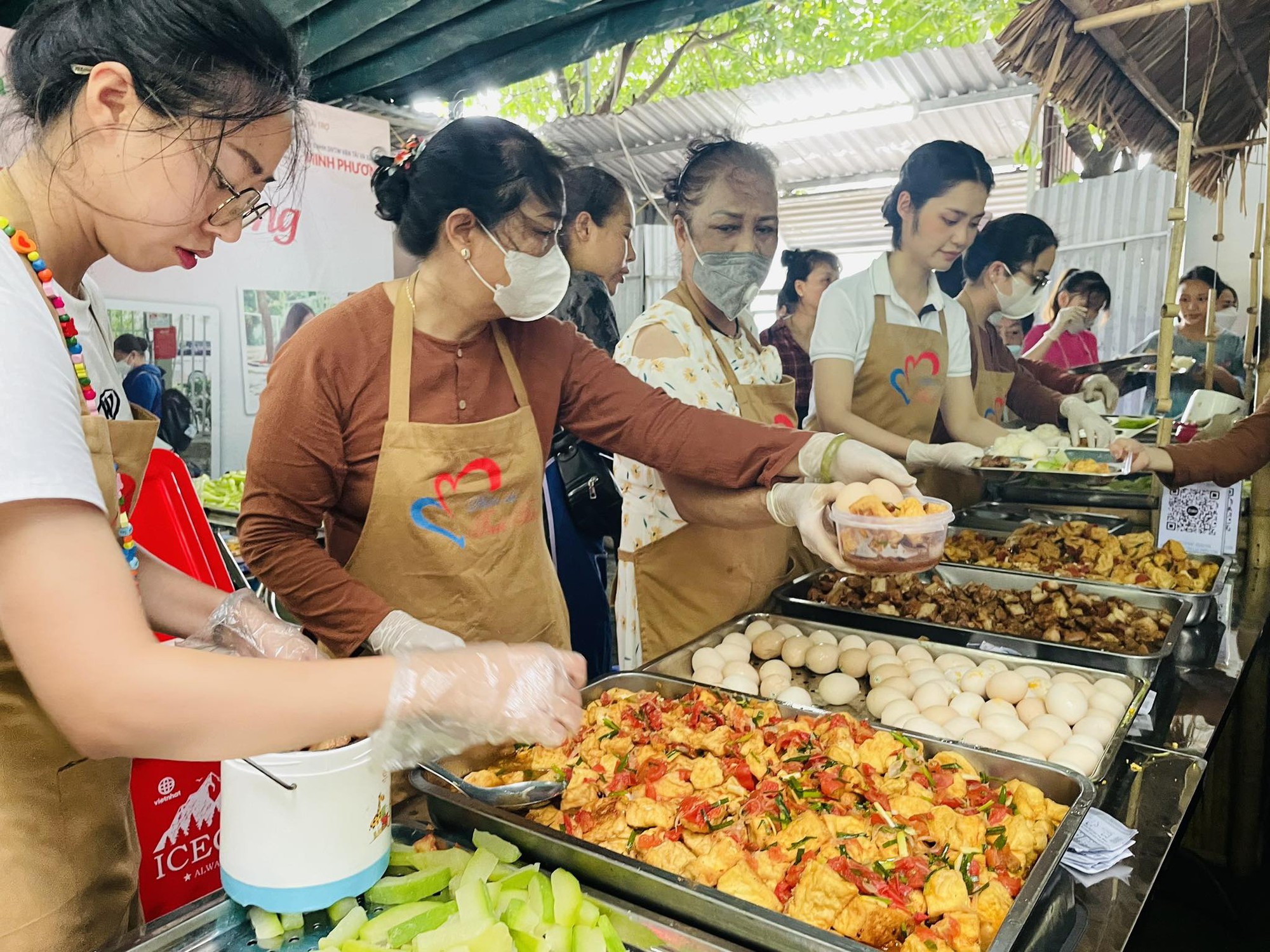 Hoa hậu Nông Thúy Hằng ghi điểm nhờ hành động đẹp trước thềm thi Hoa hậu Hữu nghị Quốc tế 2023 - Ảnh 6.