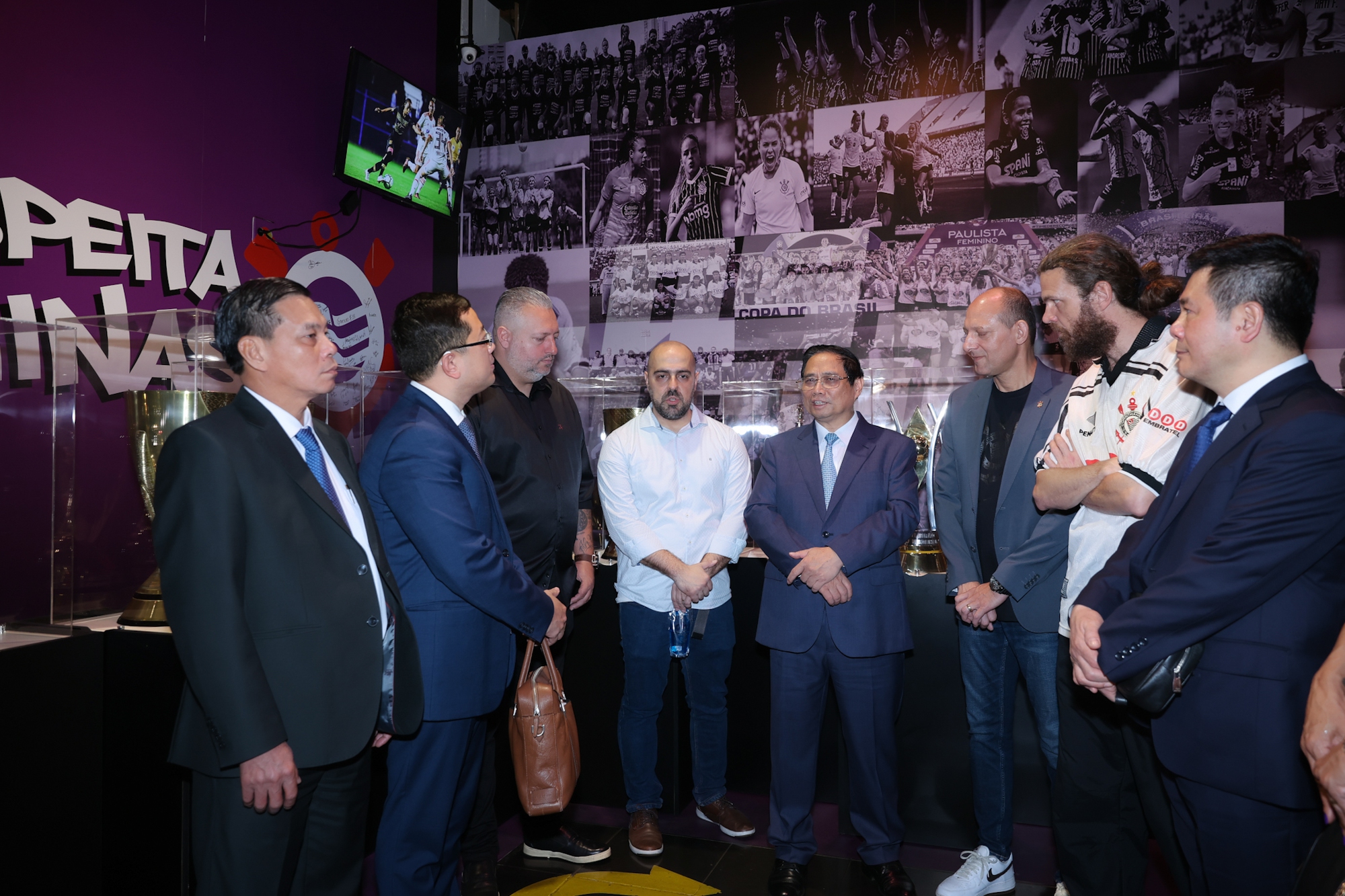 Thủ tướng thăm câu lạc bộ hàng đầu Brasil, thúc đẩy hợp tác bóng đá với Việt Nam - Ảnh 6.