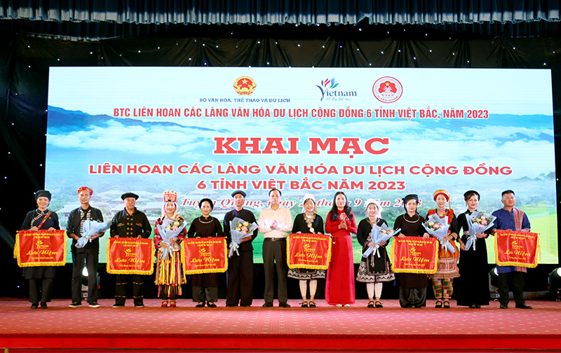 Đoàn Lạng Sơn dành giải nhất tại Liên hoan các Làng văn hoá Du lịch Việt Bắc - Ảnh 3.