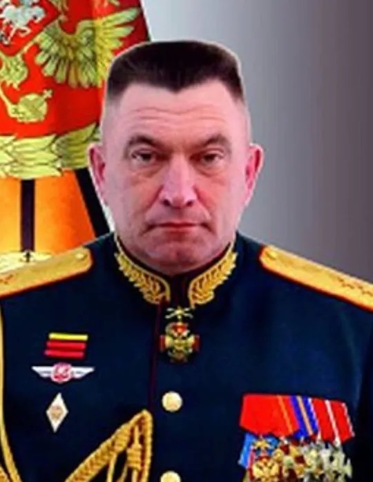 Lộ danh tính 2 tướng Nga bị thương rất nặng trong cuộc tấn công sấm sét của Ukraine vào Sevastopol - Ảnh 2.