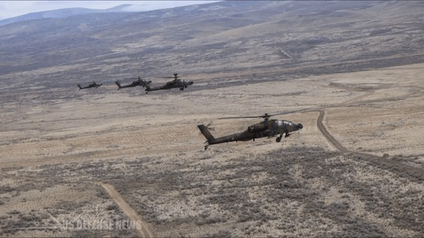 Độc đáo những chiếc trực thăng tấn công Apache được sơn hình cá mập hổ - Ảnh 15.