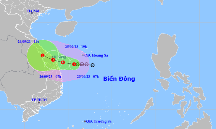 Cập nhật mới nhất về Áp thấp nhiệt đới: Từ Thừa Thiên Huế đến Quảng Ngãi đang mưa rất to, có nơi trên 200mm - Ảnh 1.