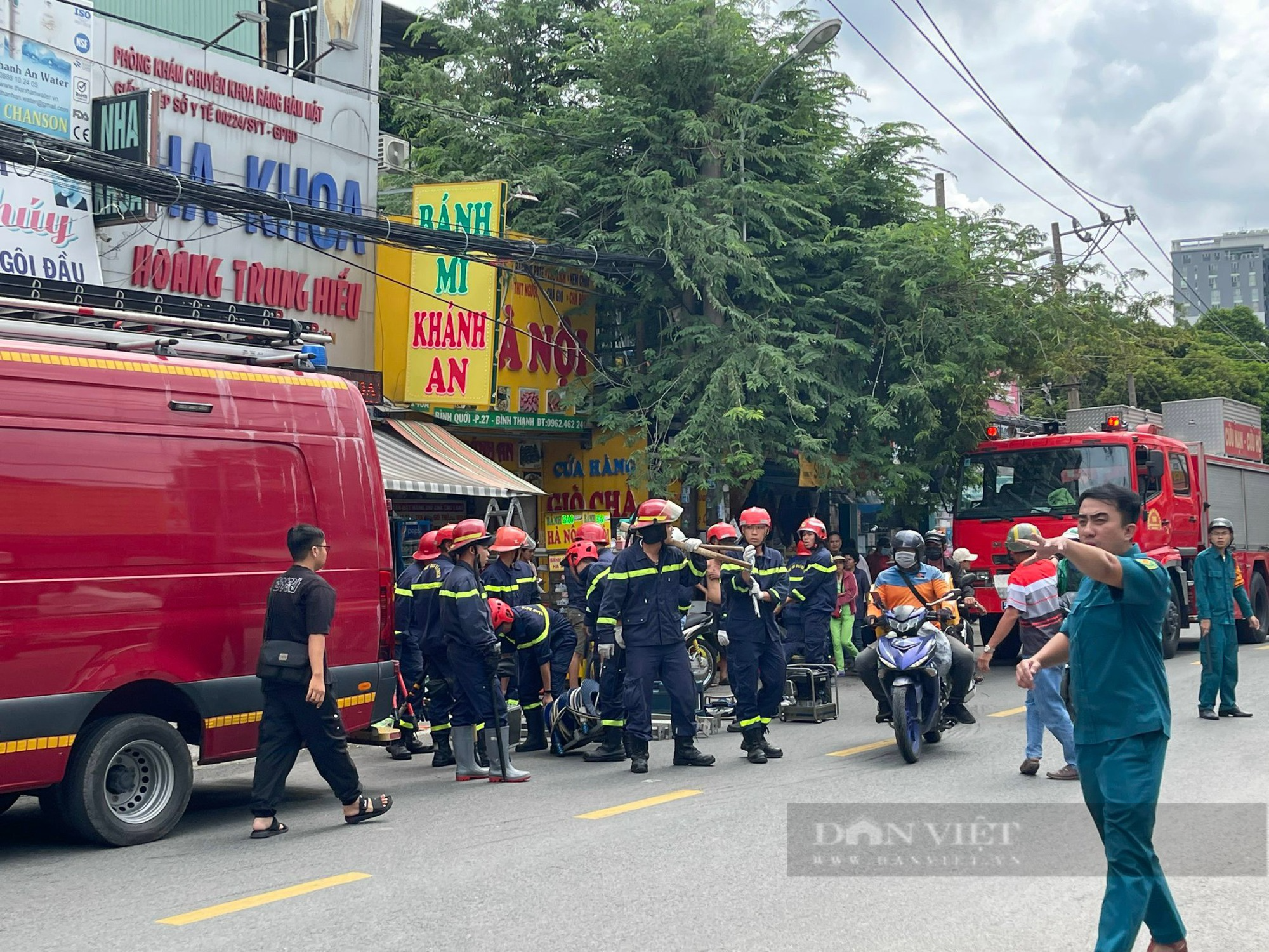 UBND quận Bình Thạnh thông tin bước đầu về vụ sập nhà 4 tầng trong hẻm ở Sài Gòn - Ảnh 2.