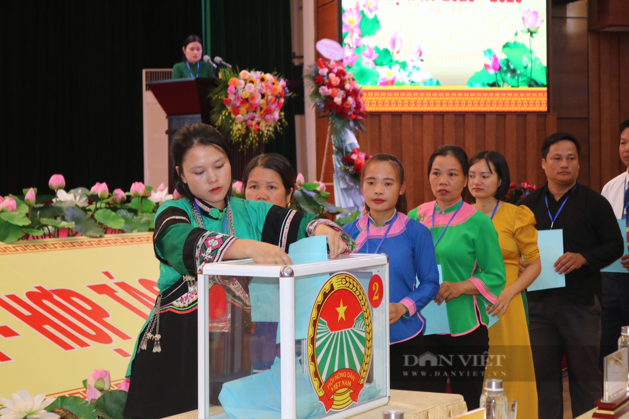 Gần 300 đại biểu chính thức dự Đại hội đại biểu Hội Nông dân tỉnh Lào Cai lần thứ XI, nhiệm kỳ 2023 - 2028 - Ảnh 7.