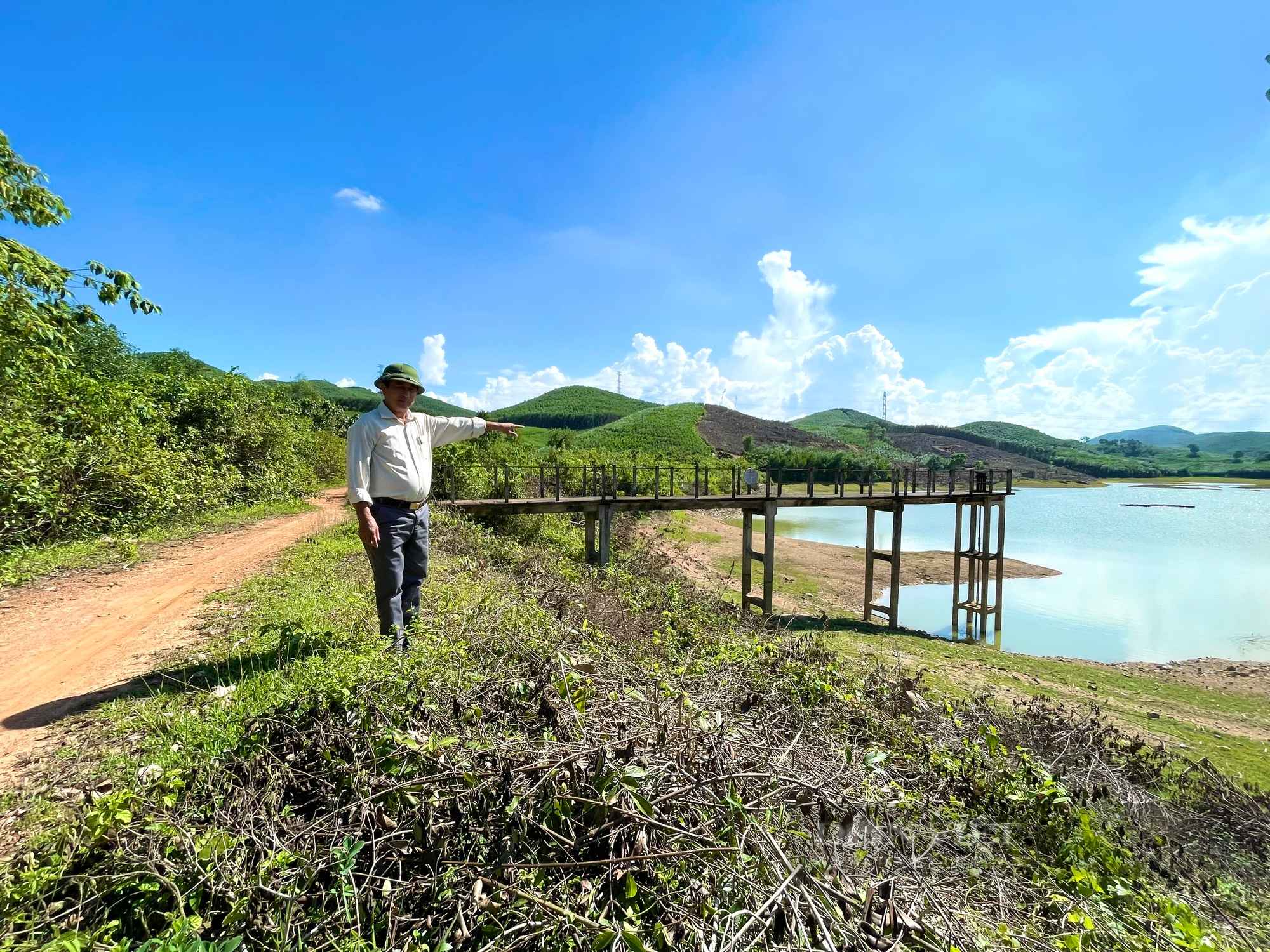 Quảng Bình: Hồ, đập xuống cấp trầm trọng, người dân nơm nớp lo khi mùa mưa lũ tới - Ảnh 2.