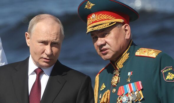 TT Putin đặt thời hạn cho Bộ trưởng Quốc phòng Nga dừng cuộc phản công của Ukraine - Ảnh 1.