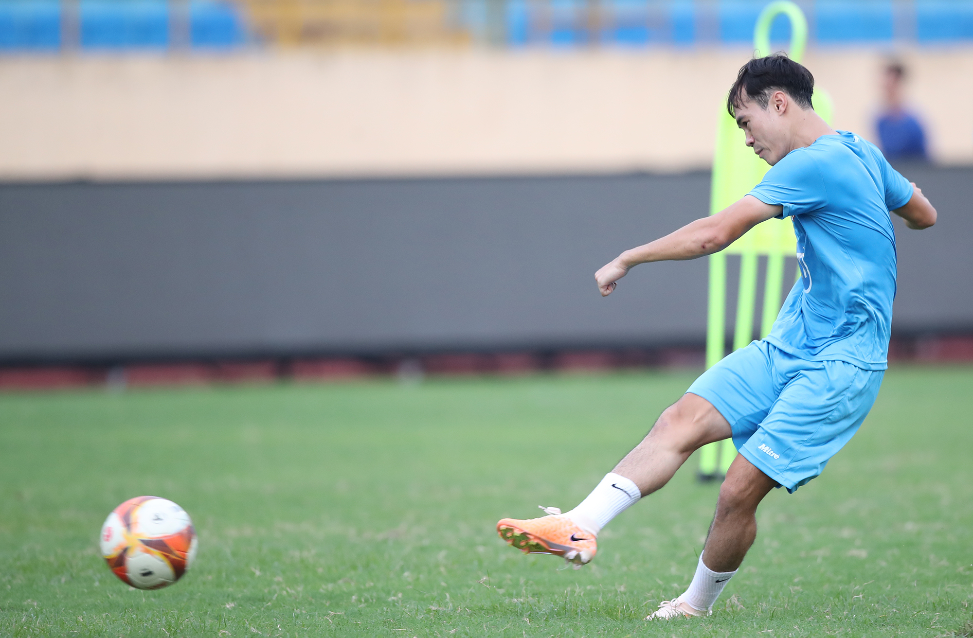 Văn Toàn từ Hàn Quốc trở về, muốn vô địch V-League cùng CLB Nam Định - Ảnh 1.
