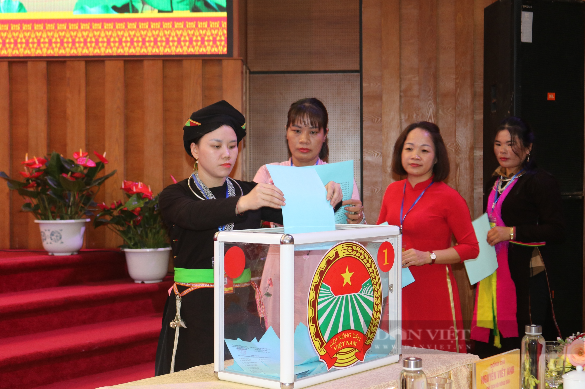  Ông Bùi Quang Hưng tái đắc cử Chủ tịch Hội Nông dân tỉnh Lào Cai  - Ảnh 2.