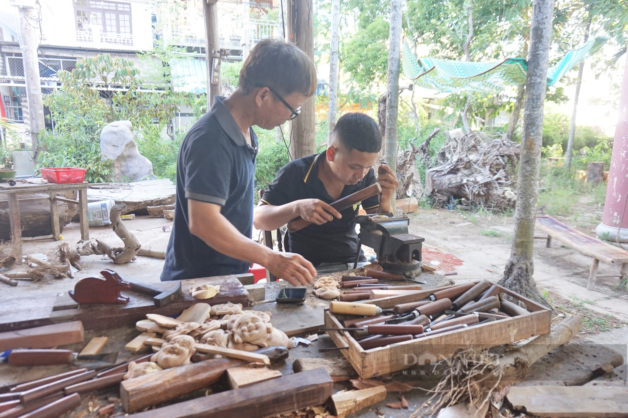 Quảng Nam: Truyền nhân đời thứ 13 của gia tộc làm nghề mộc nổi tiếng nhất miền Trung là ai? - Ảnh 6.