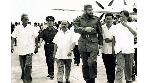 Mối quan hệ đặc biệt và 3 chuyến thăm Việt Nam của Lãnh tụ Cuba Fidel Castro - Ảnh 1.