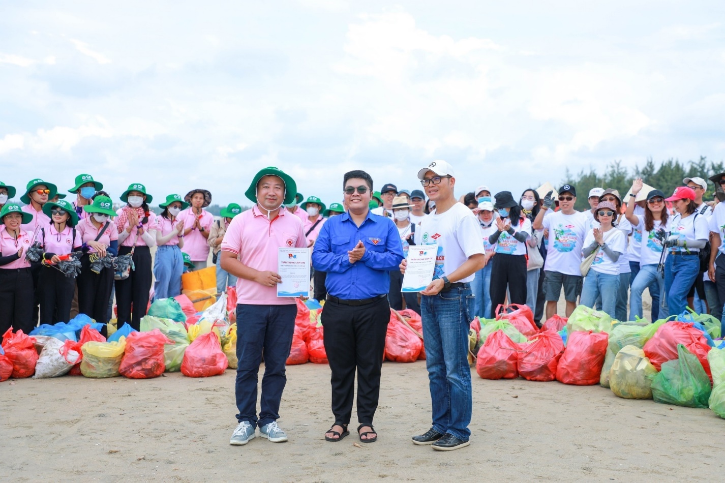 C.P. Việt Nam làm sạch bãi biển tại Bà Rịa - Vũng Tàu - Ảnh 4.