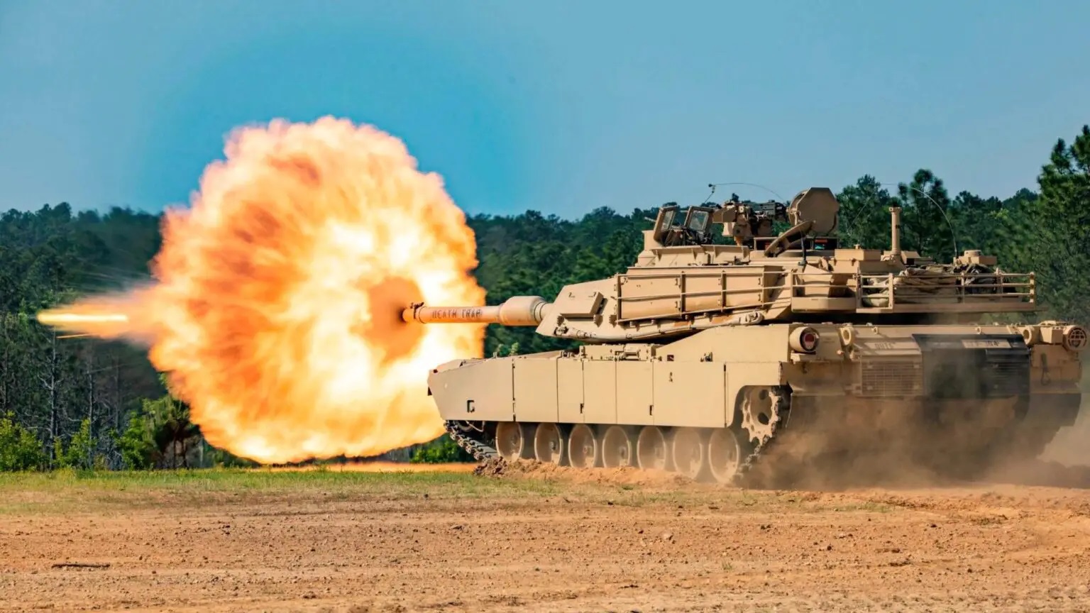 Điện Kremlin cảnh báo sắc lạnh siêu tăng Abrams của Mỹ sẽ 'bùng cháy' ở Ukraine - Ảnh 1.