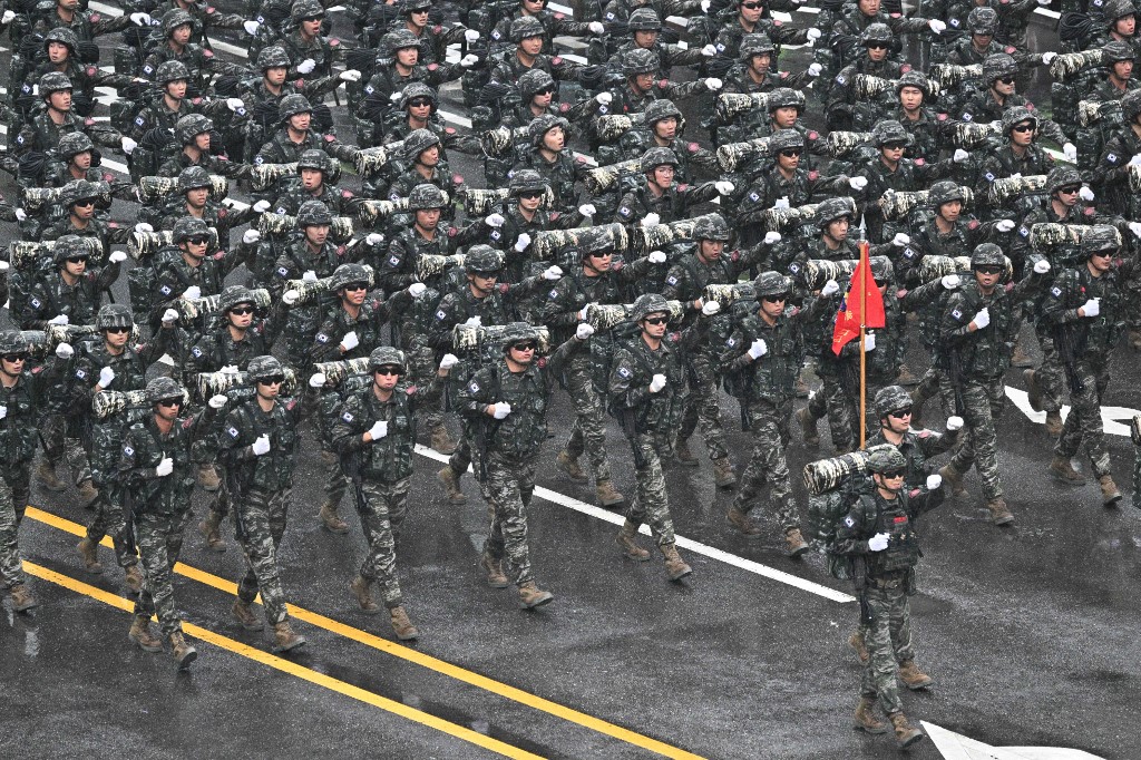 Hình ảnh Hàn Quốc cho thế giới thấy nhiều vũ khí đáng gờm trong cuộc duyệt binh lớn nhất 10 năm qua - Ảnh 10.
